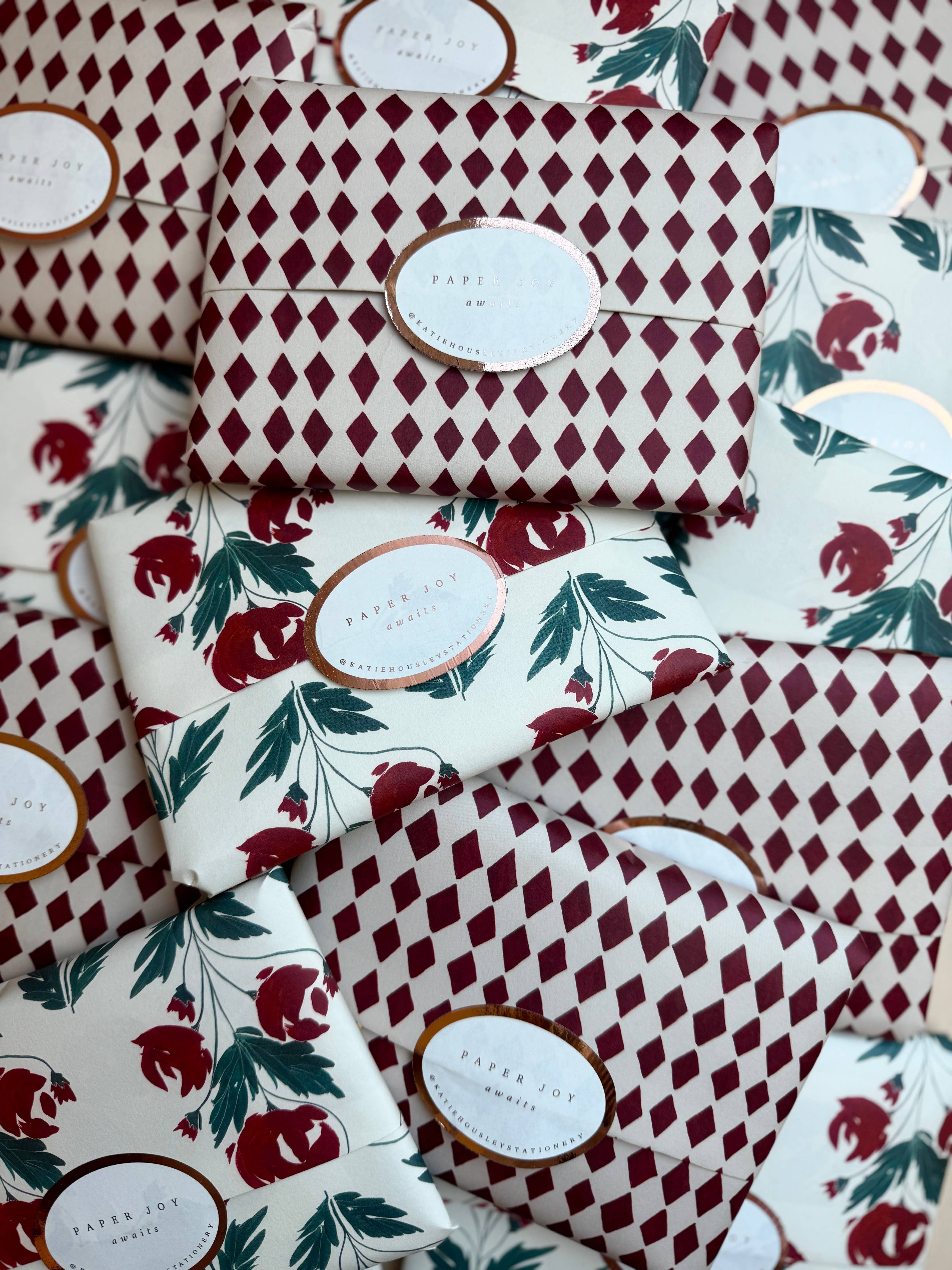 DIAMOND RED HARLEQUIN LUXURY GIFT WRAP