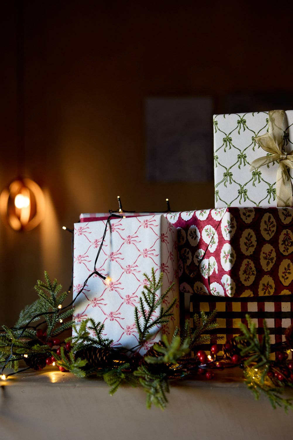 Block Printed Wrapping Paper Sheets - Bows Christmas Pudding